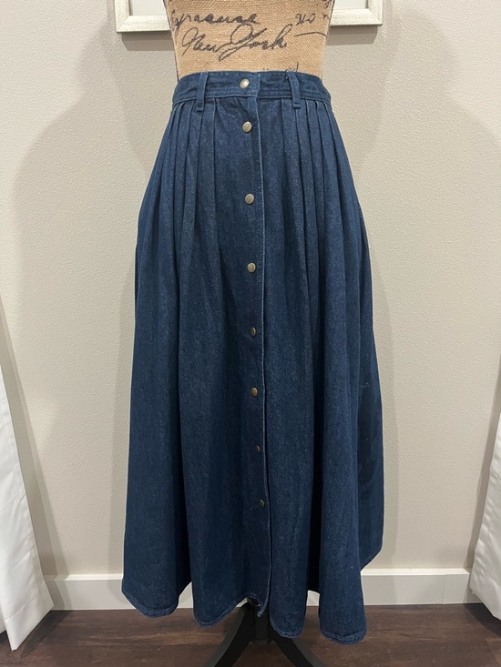 Gloria Vanderbilt Dresses & Skirts - Vintage 80s Gloria Vanderbilt Dark Washed Denim Pleated Long Skirt Sz 8 Med